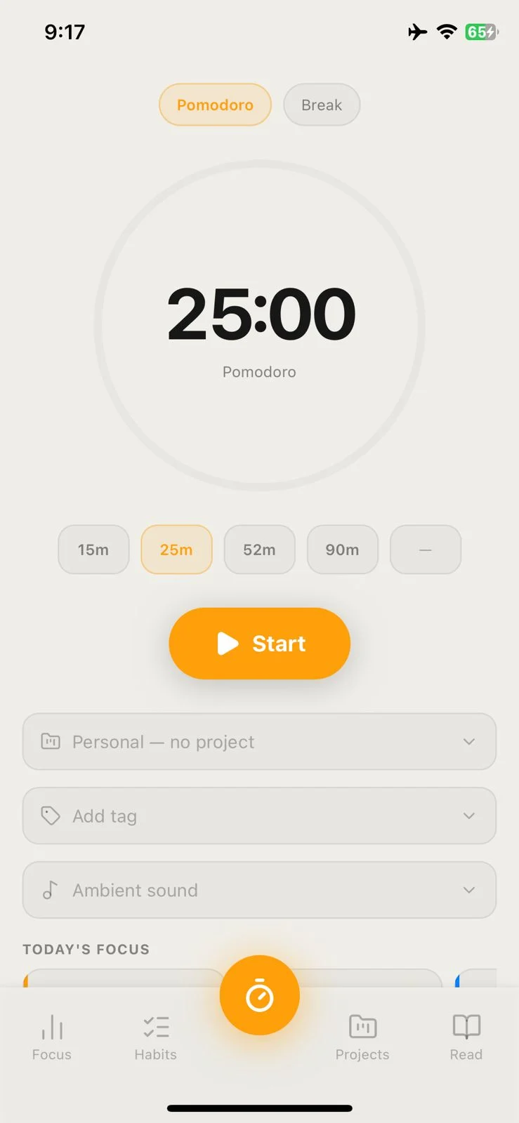 Pomogolo Pomodoro timer screen showing a 25-minute focus session linked to a project
